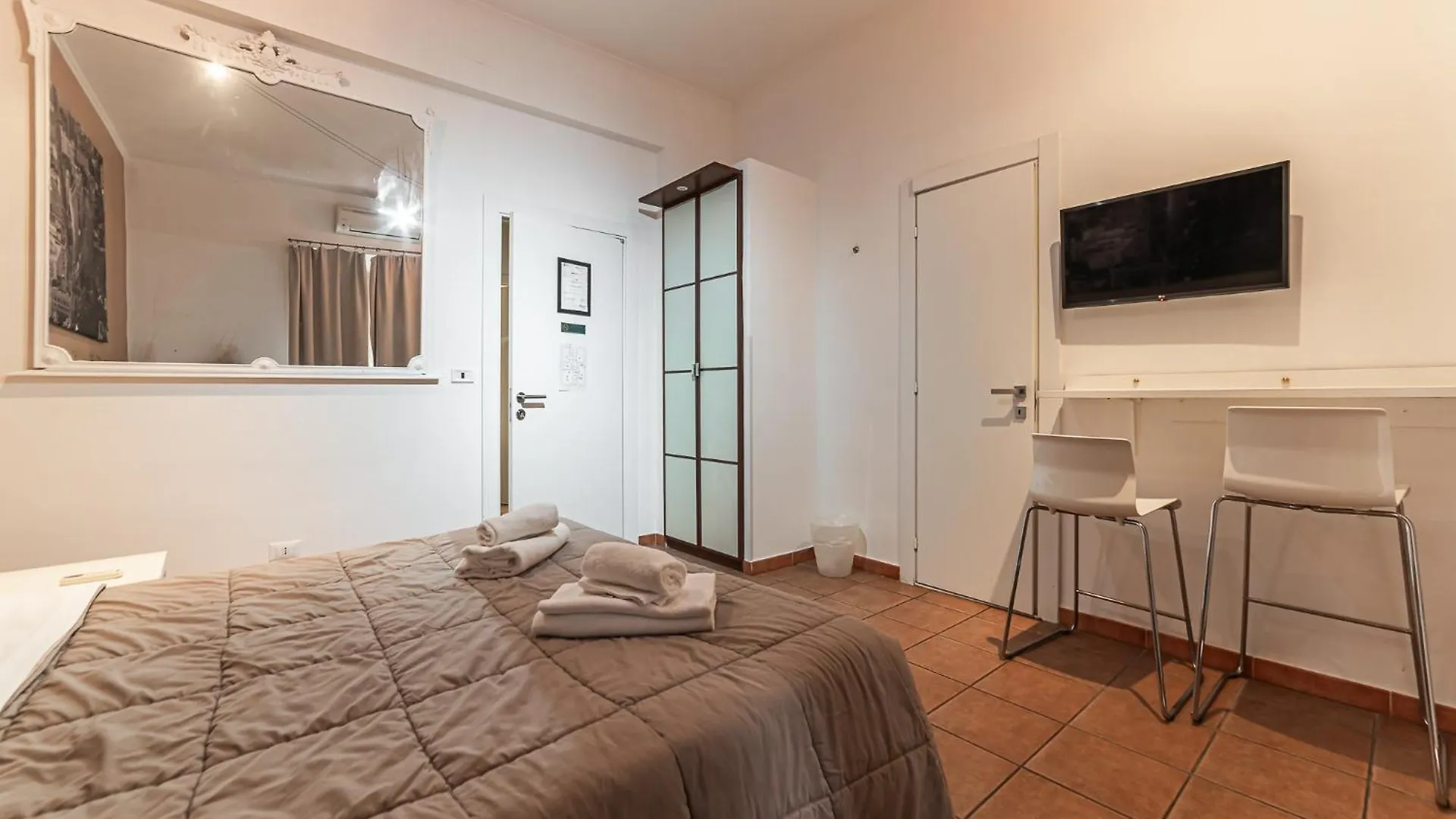 Cristel Cozy Rooms - Termini Train Station Rome 0*,