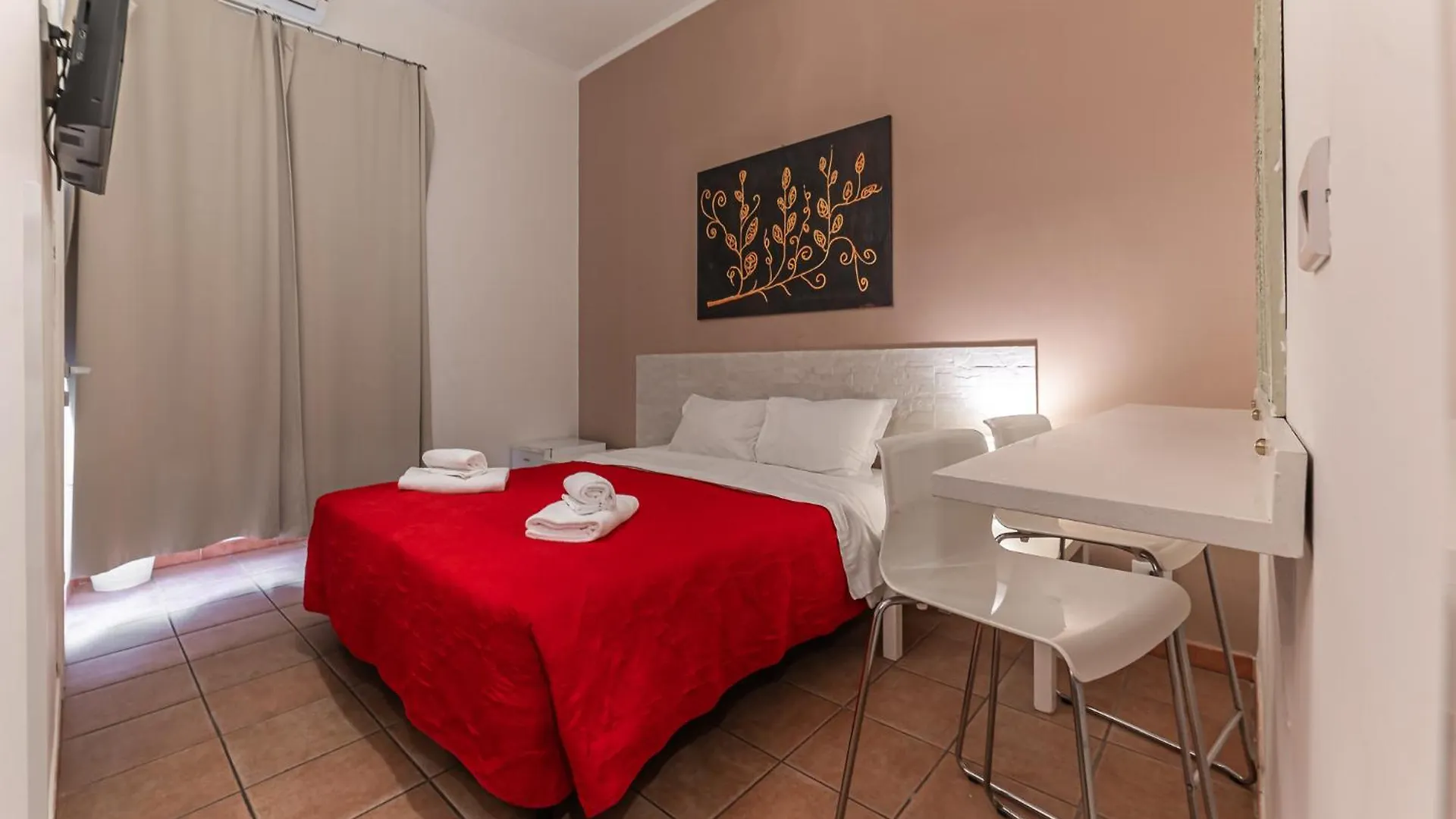 Cristel Cozy Rooms - Termini Train Station Rome Guest house