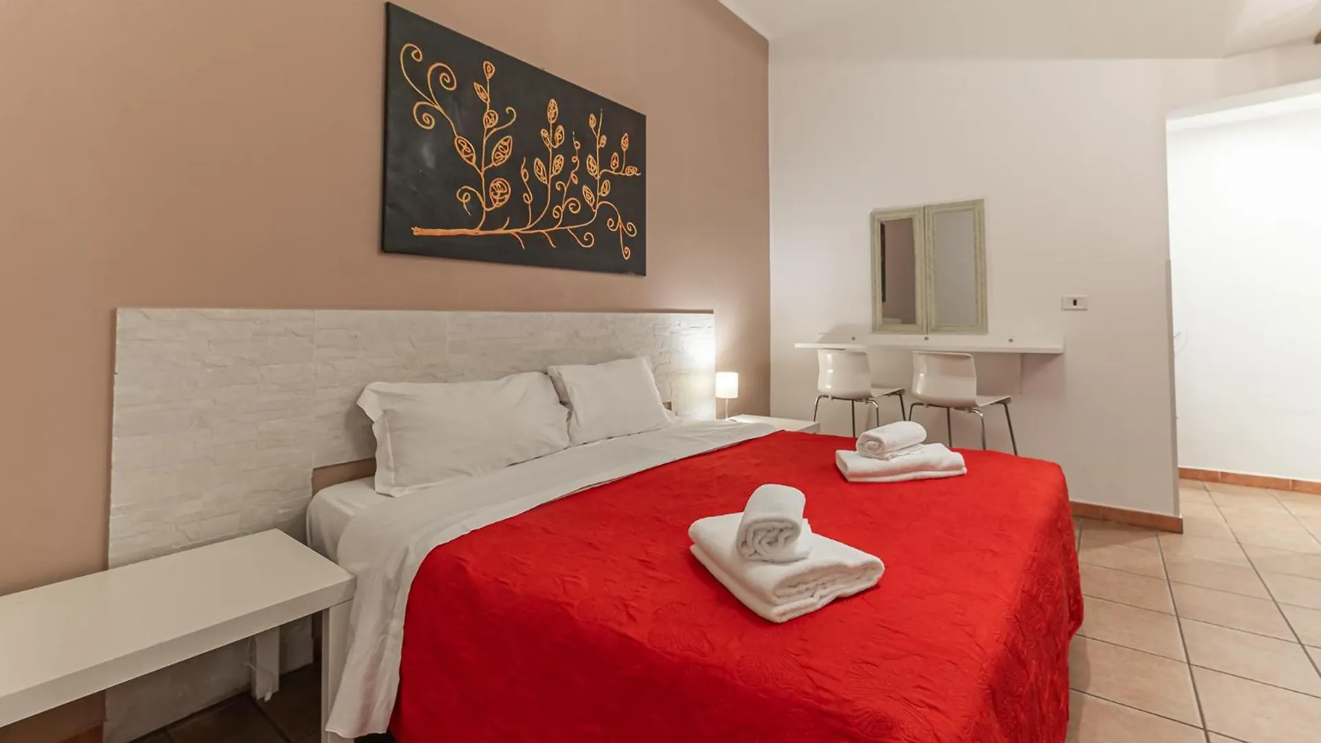 Cristel Cozy Rooms - Termini Train Station Rome