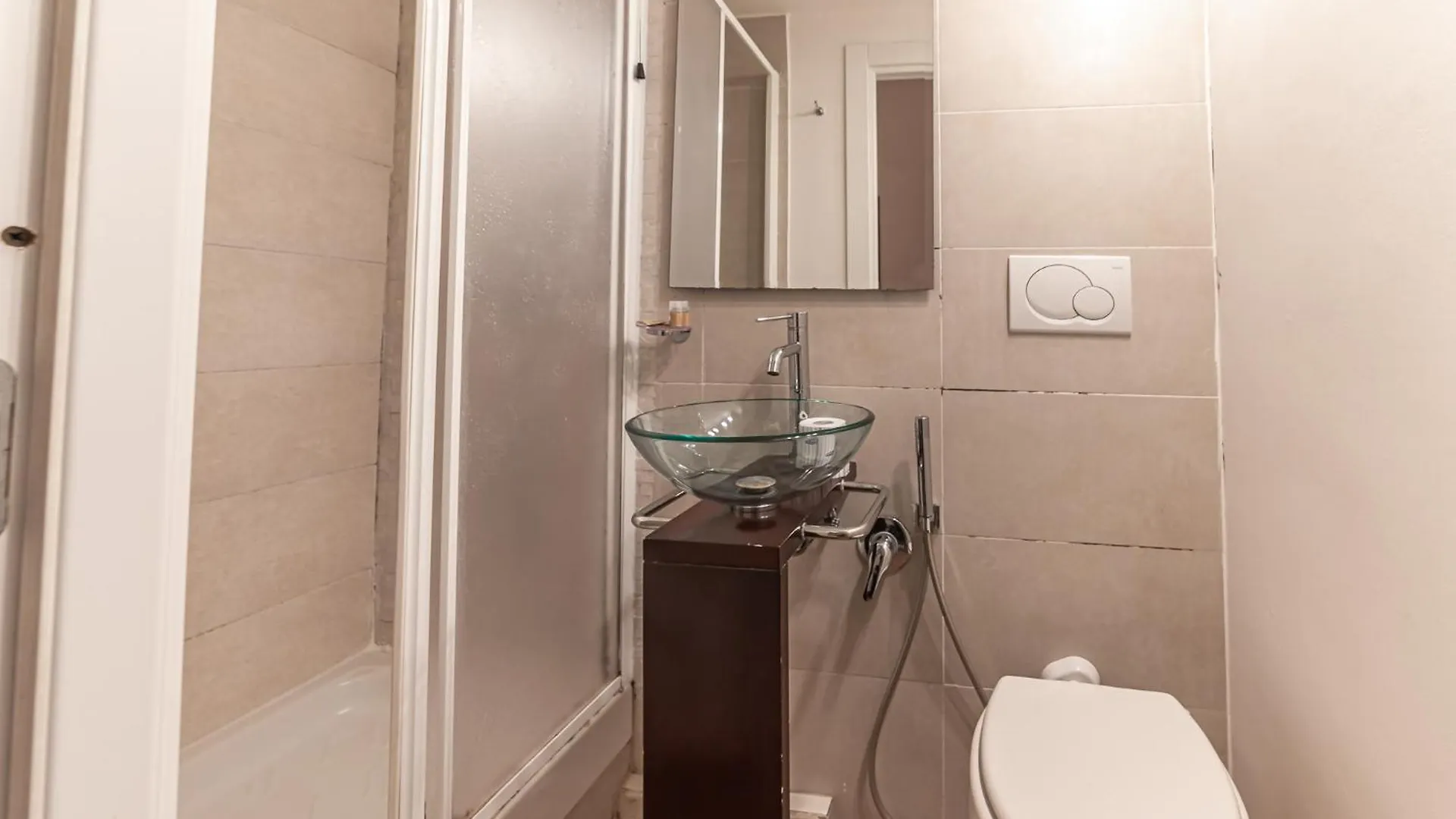 Guest house Cristel Cozy Rooms - Termini Train Station Rome