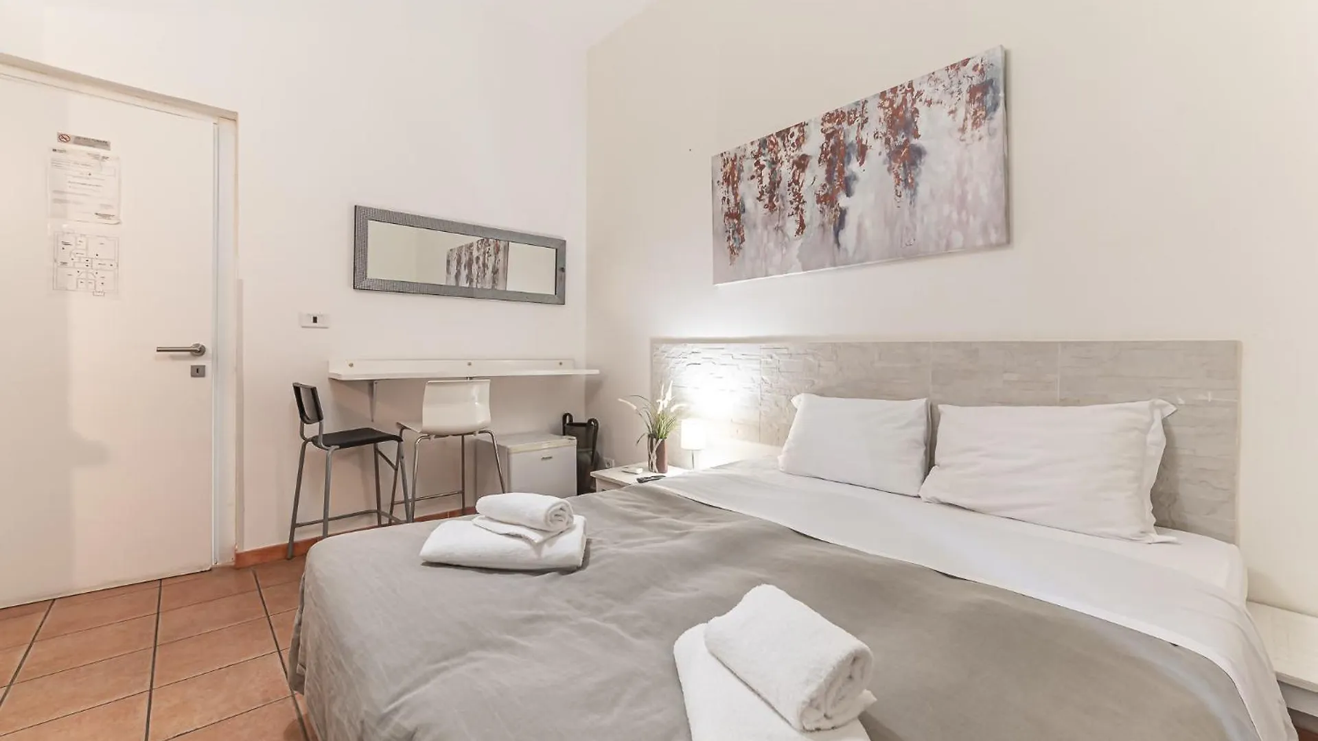 Cristel Cozy Rooms - Termini Train Station Rome