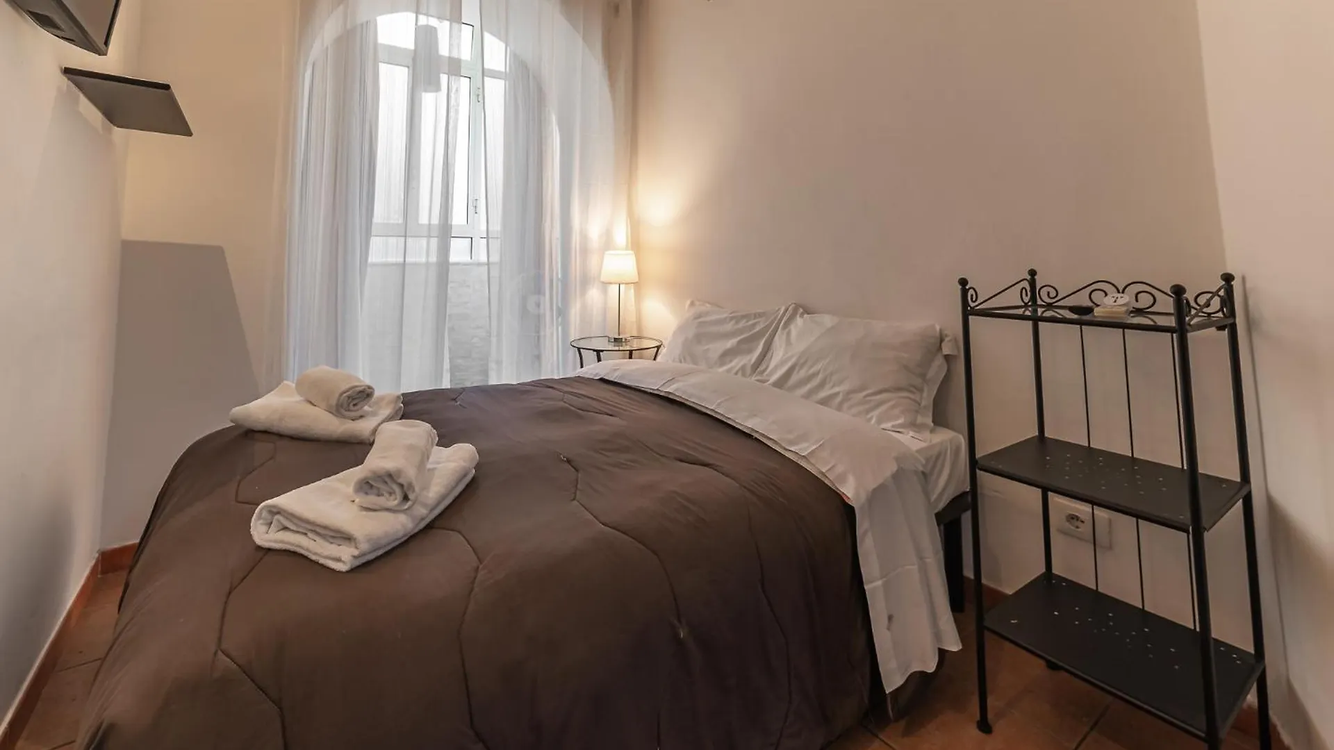 Cristel Cozy Rooms - Termini Train Station Rome Guest house