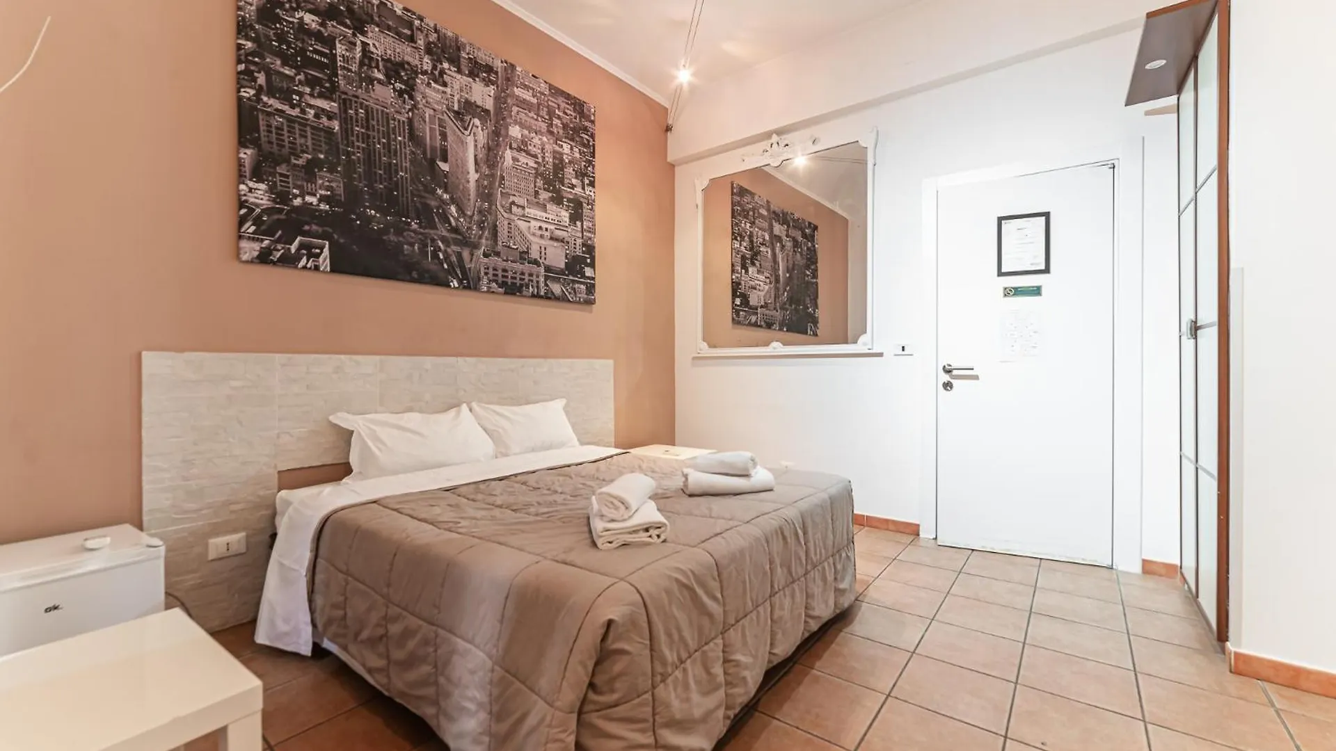 Cristel Cozy Rooms - Termini Train Station Rome Guest house